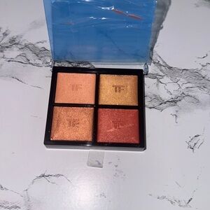 NWOB Tom Ford eyeshadow palette: #41 Peach Dawn
Never used, no box
Sold in pan